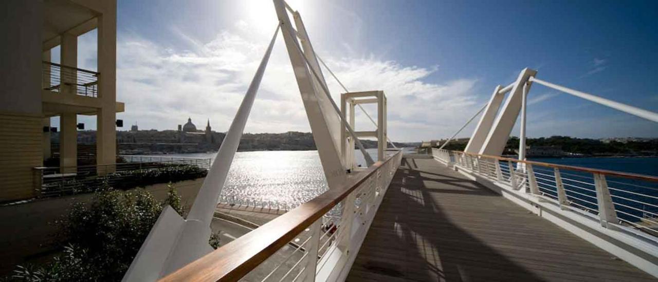 Seafront Luxury Incl Pool * Sliema