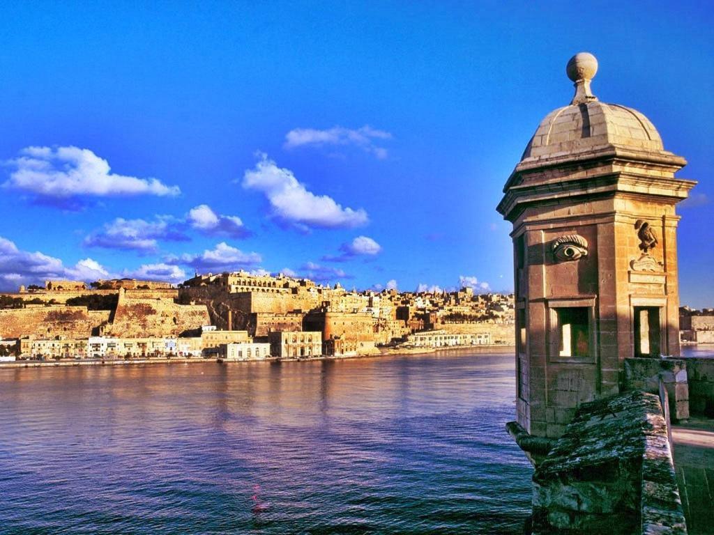 Seafront Luxury Incl Pool * Sliema