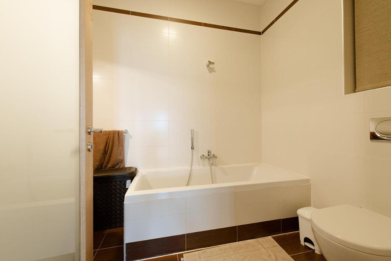 Seafront Luxury Incl Pool Apartment