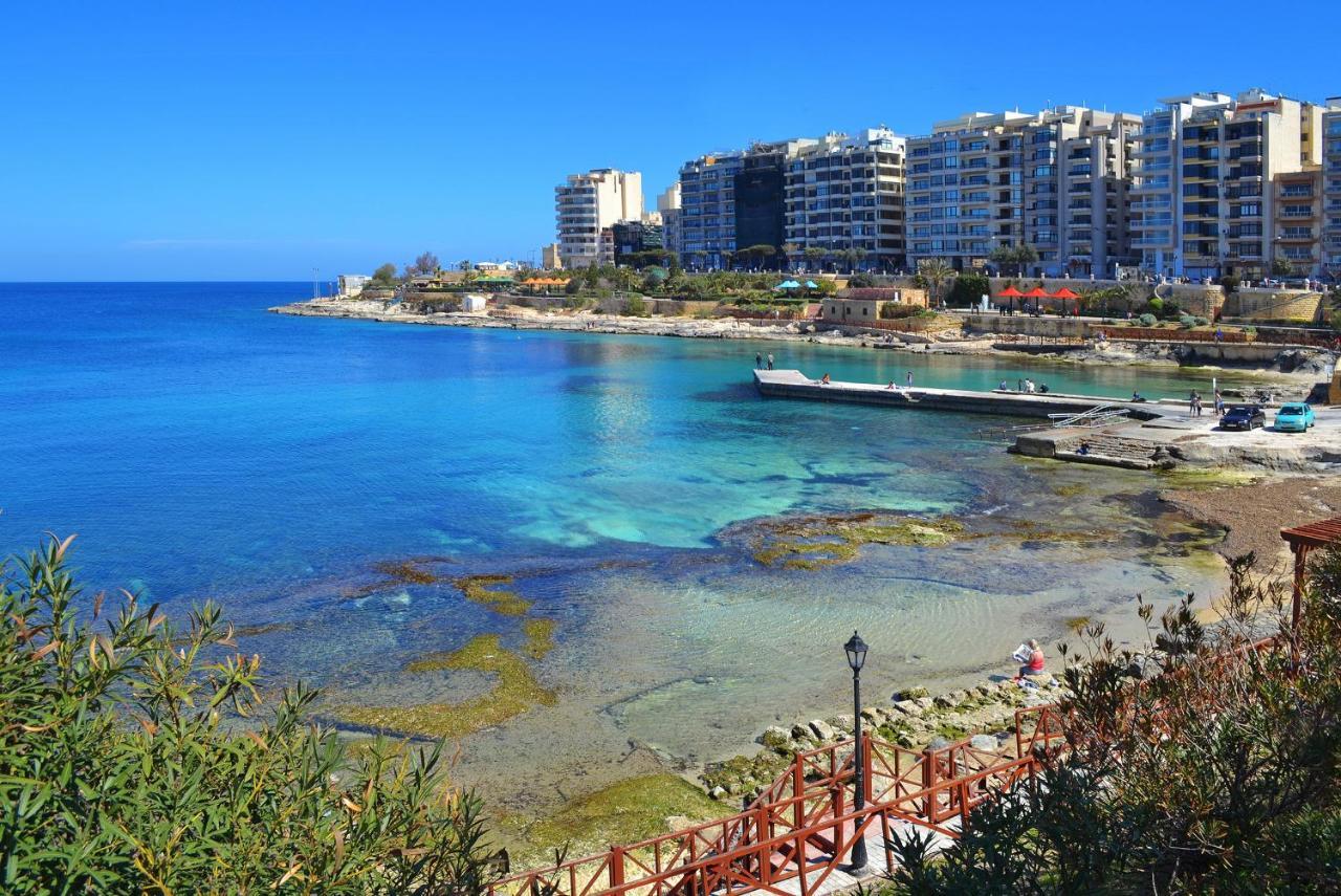 Apartment Seafront Luxury Incl Pool